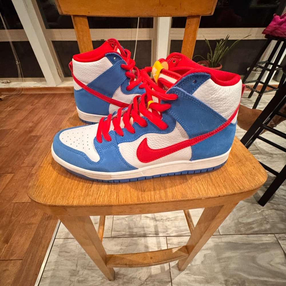 Nike SB Dunk High Doraemon